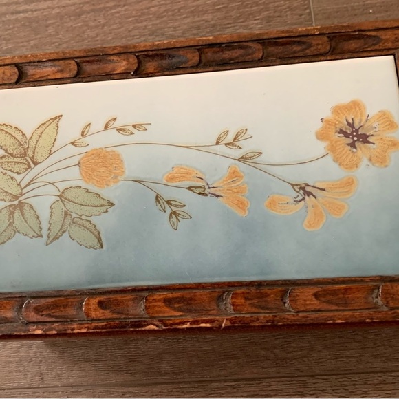 Wooden box with ceramic tiles on the top - Picture 7 of 12